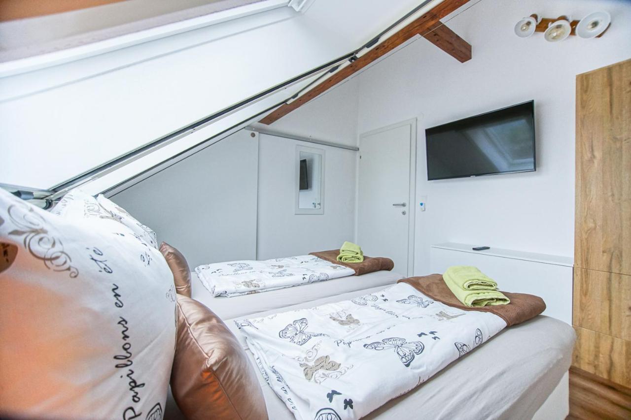 Auszeit Steiraland 1 Mit Privaten Garten Ueberdachter Terrasse Und Parken Leoben  Esterno foto